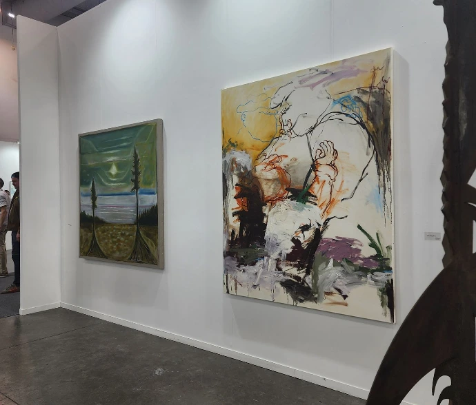 painting in a art fair booth